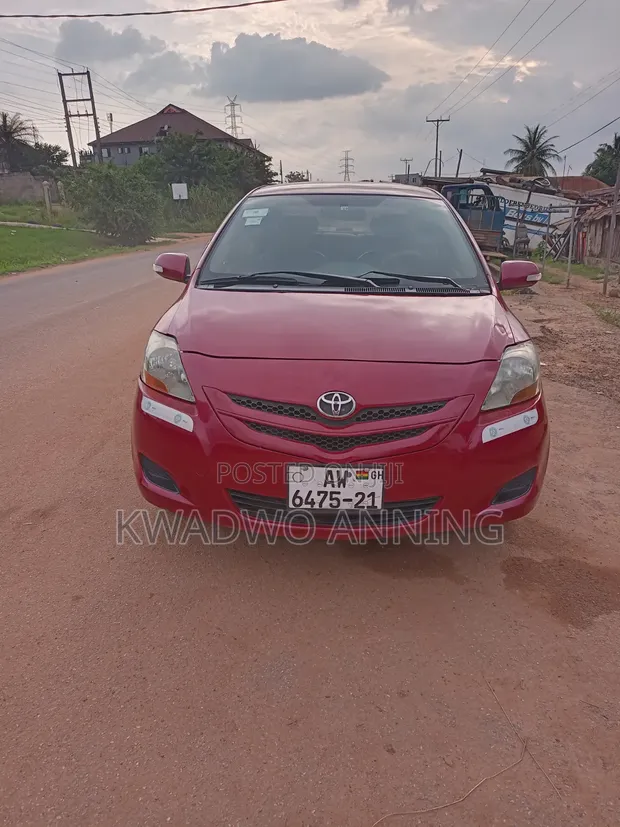 Toyota Belta 2010 Red - 1