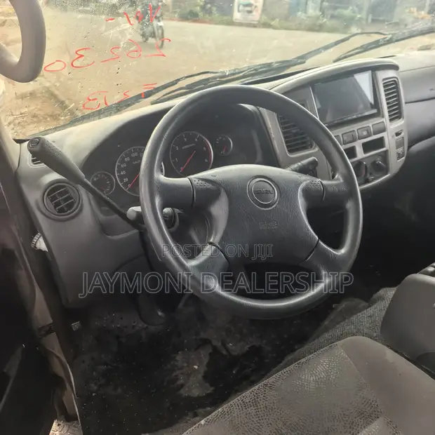 Nissan Caravan (Urvan) 2013 Grey - 1