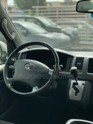 Toyota HiAce Super GL 2013