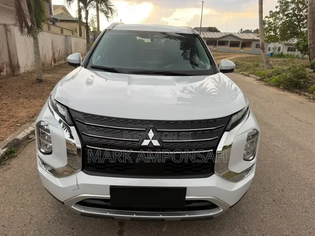 Mitsubishi Outlander SEL 2022 White - 1