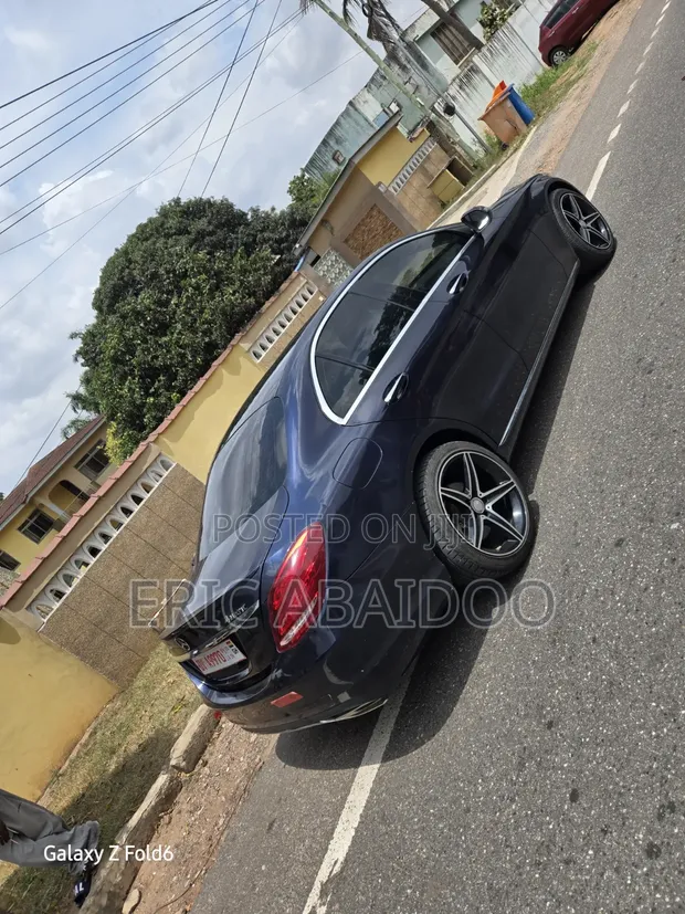 Mercedes-Benz C300 2016 Blue - 1