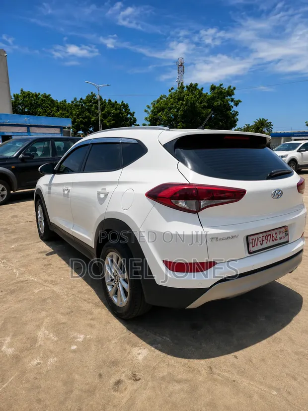 Hyundai Tucson Eco FWD 2017 White - 1