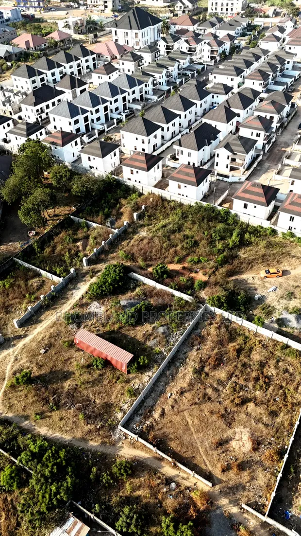 Titled 80x100ft Plot for Sale, Community 26 - 1