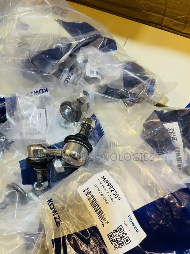 Mitsubishi L200 Front Suspension Stabilizer Link (Left/Right) - 1