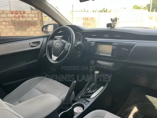Toyota Corolla 2014 Red - 1