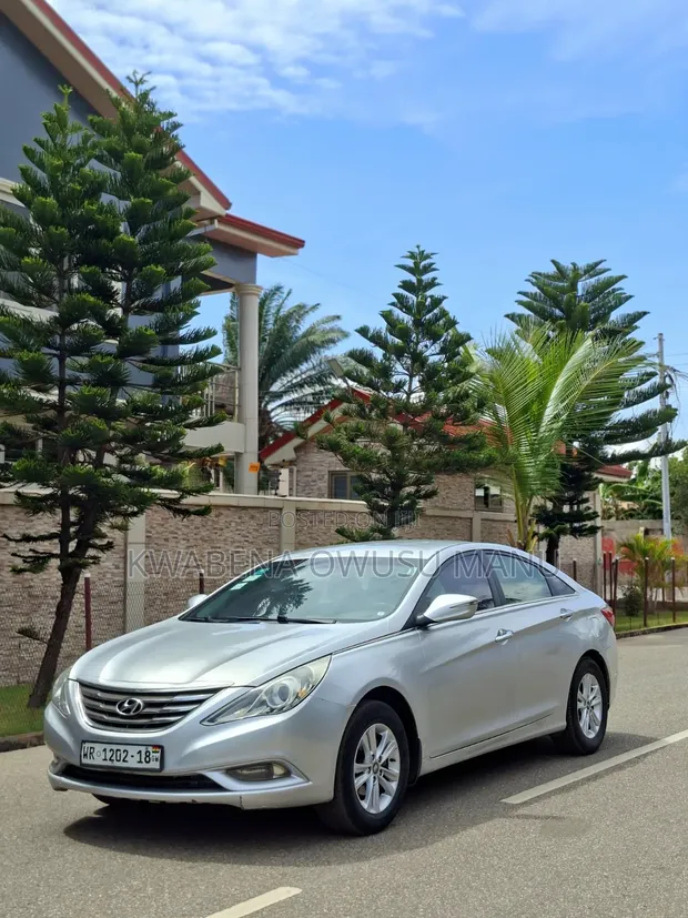 Hyundai Sonata 2012 Silver - 1