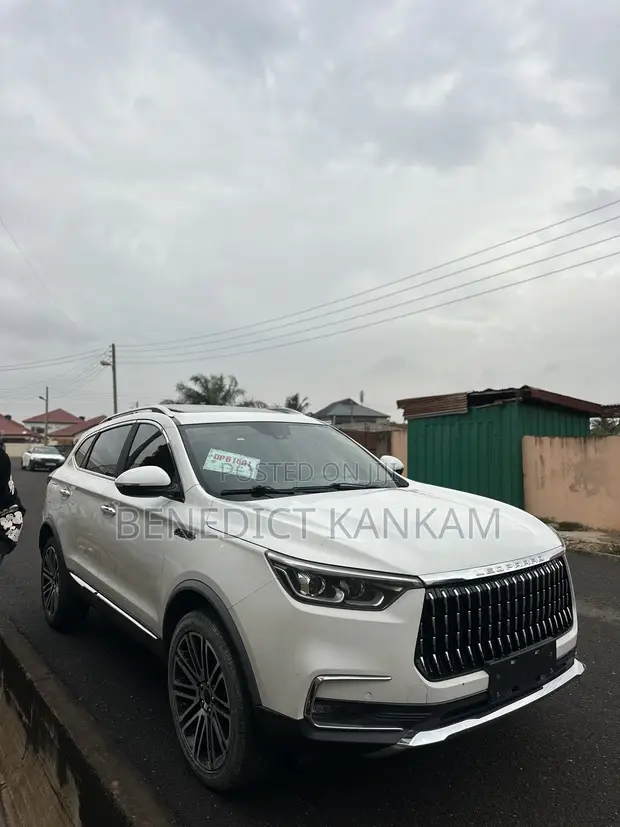 Jetour X70 Plus 1.5 7-Seater SUV 2022 White - 1