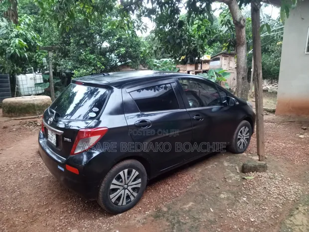 Toyota Vitz 1.5 FWD 3dr 2012 Black - 1
