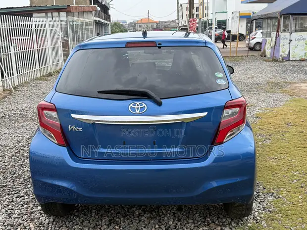 Toyota Vitz 1.3 FWD 5dr 2015 Blue - 1