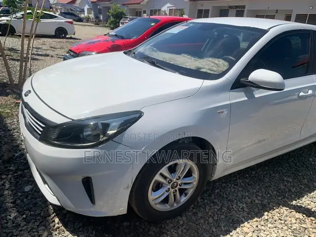Kia Forte 2019 White - 1