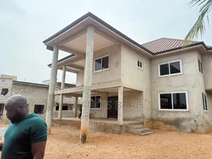 7-Bedroom House for Sale in Shining Star Real, Accra Metropolitan