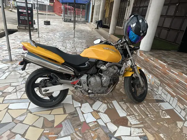 Honda CB 600F Hornet 2000 Yellow - 1