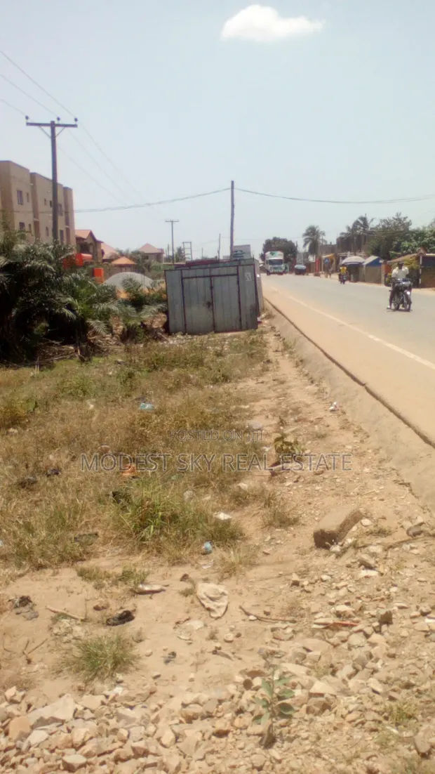 3-Bedroom House on 2 Plots in Amasaman Opah - 1