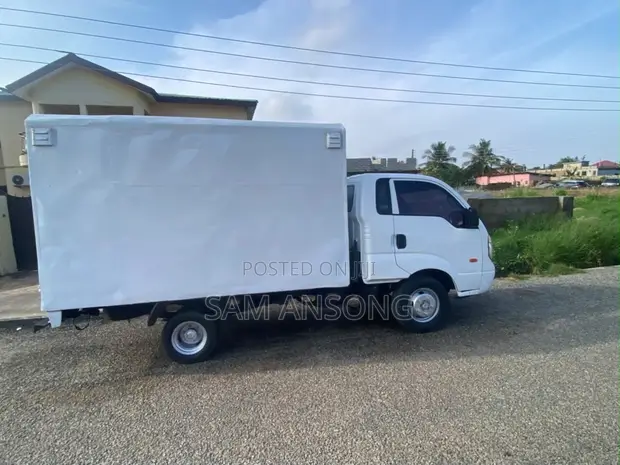 Kia Bongo 3 (2013) - Locally Used - 1