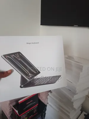 iPad Pro 13" M4/M5 Magic Keyboard