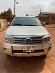 Toyota Fortuner 2010 Gold - 2
