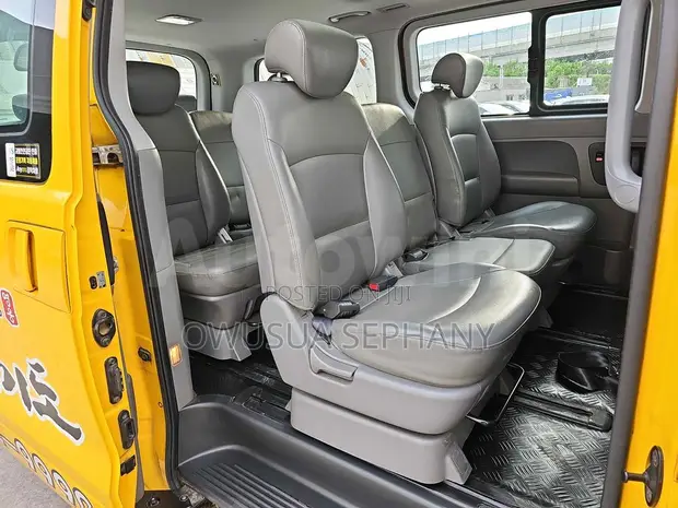Hyundai Starex 2015 Yellow - 1