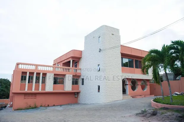10 Bedroom Executive House for Sale, McCarthy Hill - 1
