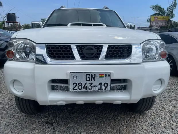 Nissan Hardbody 2019 White - 1