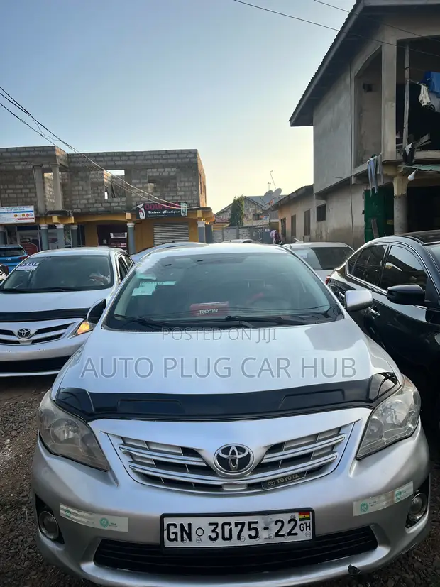 Toyota Corolla 2012 Gray - 1