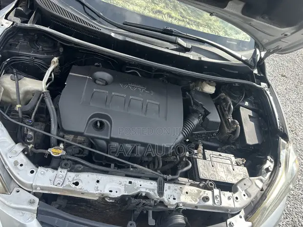 Toyota Matrix 2011 Silver - 1