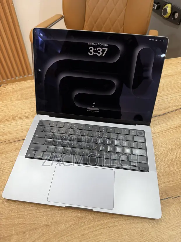 Apple MacBook Pro 2021 M1 14" 16GB RAM 512GB SSD - 1