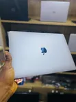 Apple MacBook 2020 13" 8GB RAM Intel Core i5 512GB SSD - 2