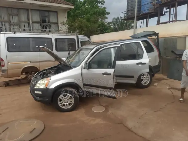 Honda CR-V 2006 Silver - 1