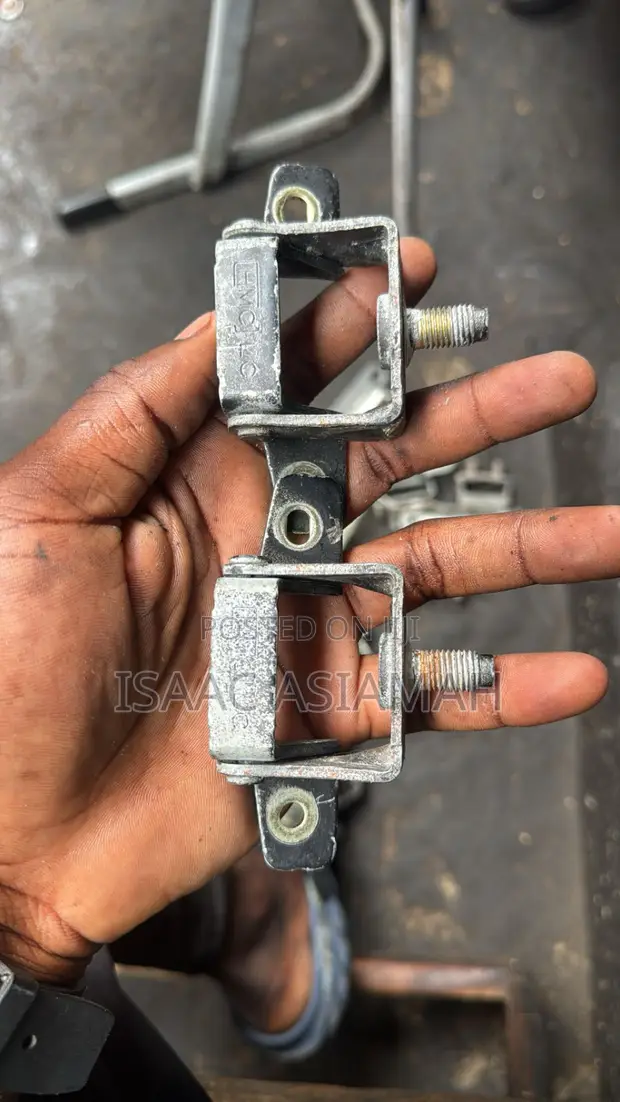 Nissan Juke Boot Hinge - Used - 1
