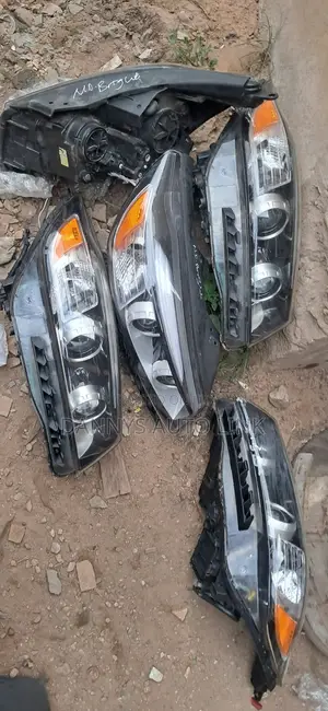 Kia Sorento 2017-2018 Headlights (Pair)