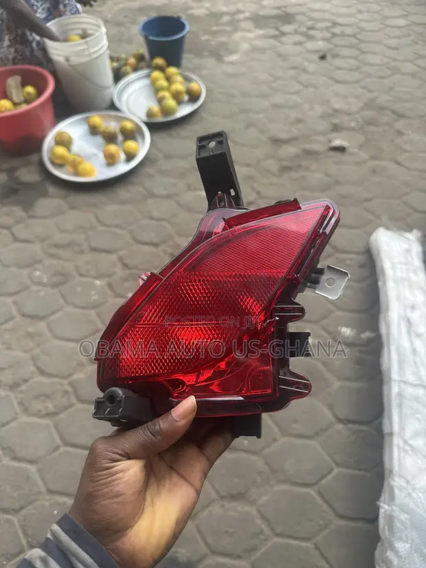 Toyota Highlander Rear Bumper Reflector (2020-2024) - 1