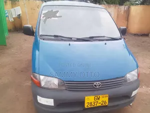 Toyota HiAce 2013 Bus