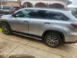 2016 Toyota Highlander XLE V6 4x2 SUV - Gray - 4