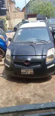 Toyota Yaris Base Hatchback 2010 Black - 1