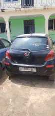 Toyota Yaris Base Hatchback 2010 Black - 2
