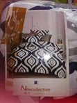 Queen Size Duvet with Two Pillow Cases - 3