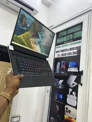 Alienware 17 R2 Laptop - Intel Core i9, 24GB RAM, 1TB SSD