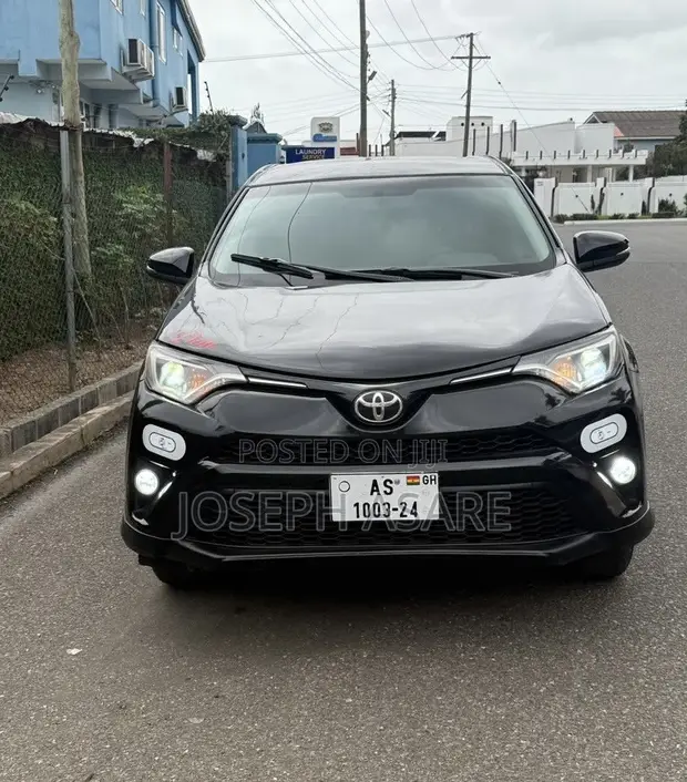 2016 Toyota RAV4 LE AWD - 1