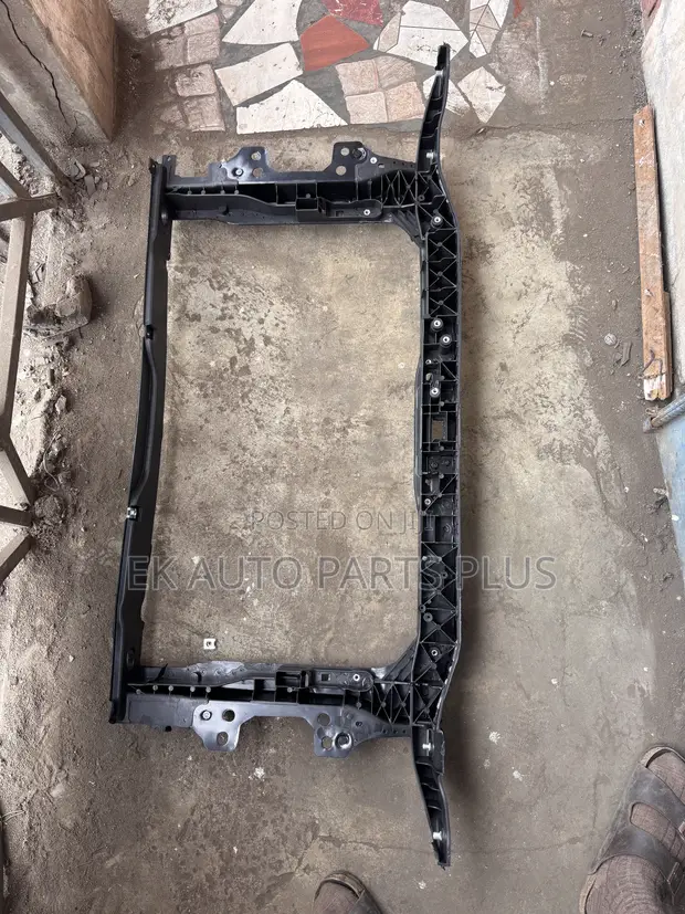 Hyundai Elantra Radiator Support (2016-2018) - 1