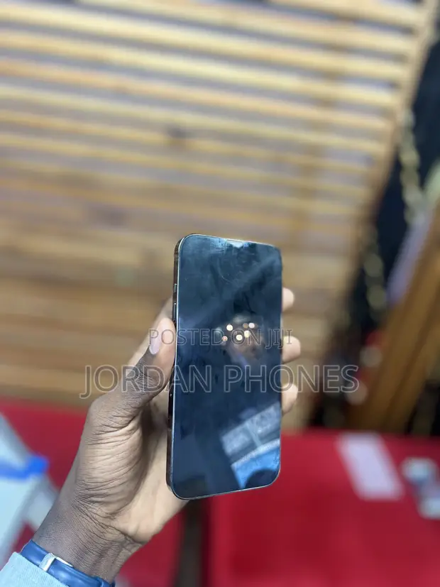 Apple iPhone 13 Pro 1TB Blue - 1