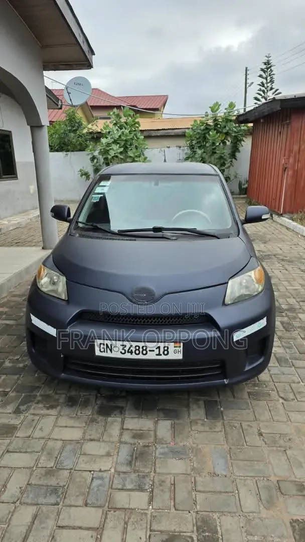 Scion xD Base 2014 Black - 1