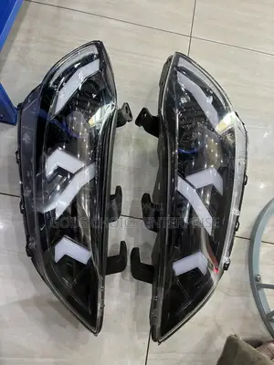 Hyundai Elantra Headlights (2016-2018) - Sports Lamborghini Style