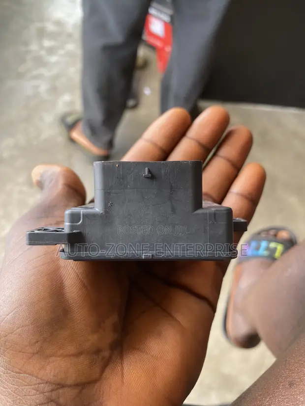 Honda CR-V Radar Sensor (2023-2026) - 1