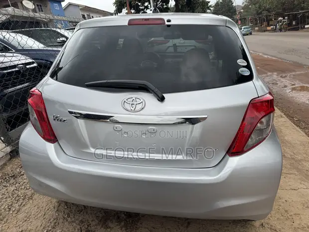 Toyota Vitz 2012 - 1