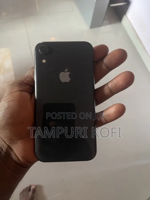 Apple iPhone XR 64GB Black - 1