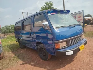 Nissan Caravan (Urvan) 2011 Blue