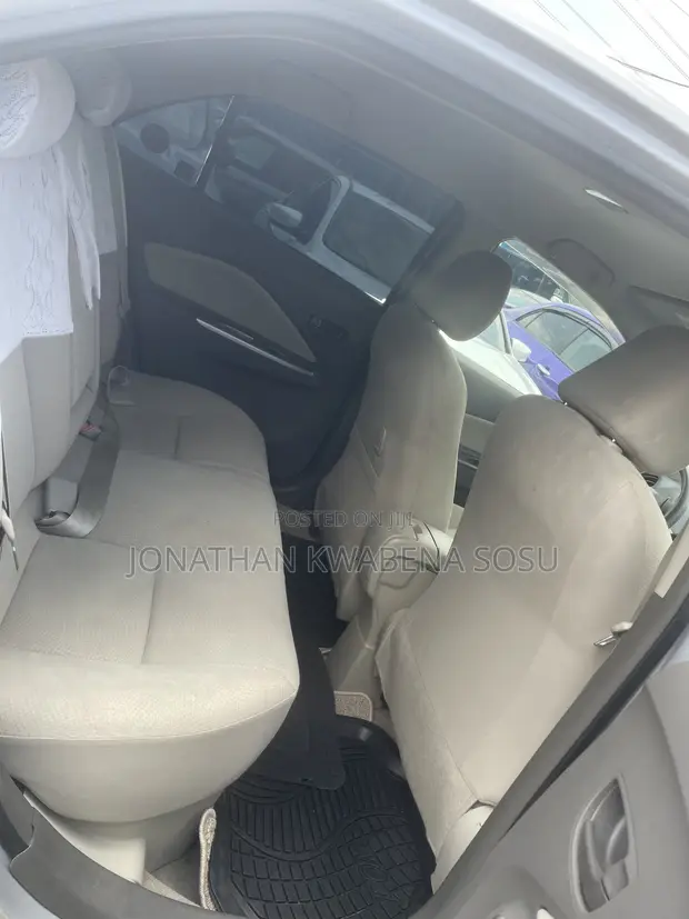 Toyota Belta 2012 Silver - 1