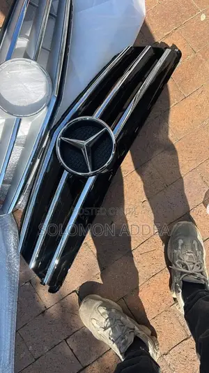 Mercedes-Benz Diamond-Style Front Radiator Grille
