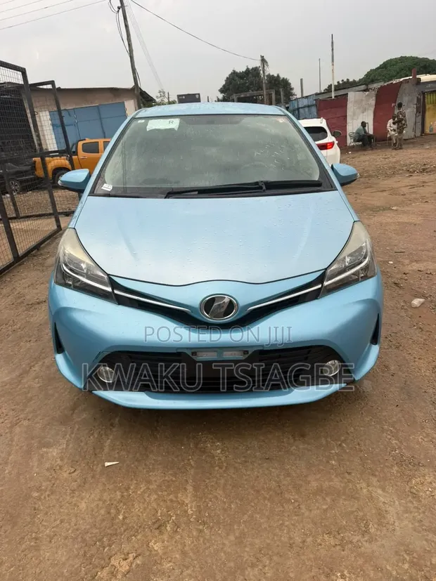 Toyota Vitz 1.3 FWD 5dr 2015 Blue - 1