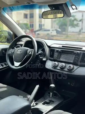 2018 Toyota RAV4 LE SUV AWD